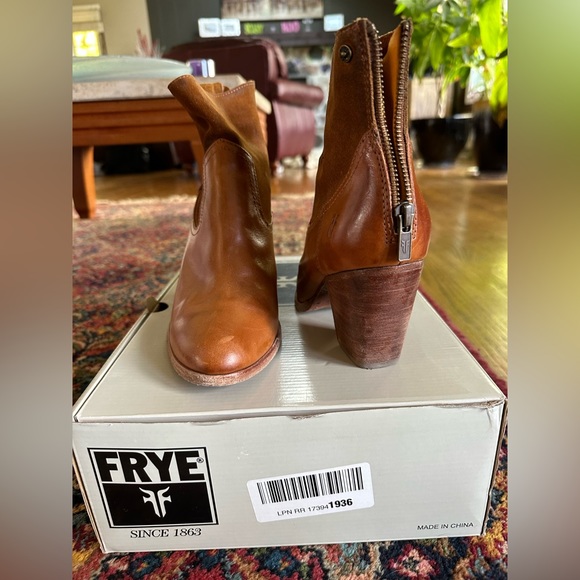 Frye Tessa Zip Short Svlos Brown - Picture 2 of 4